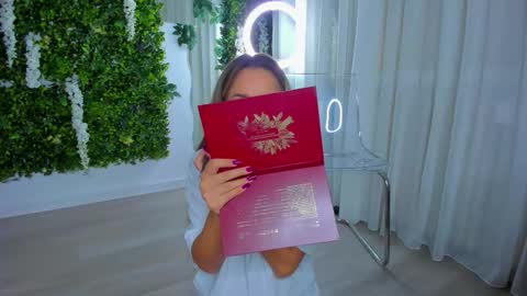 Snapshot of zinasquirts chatting on October 25, 2025, 9:31 pm Galli online show from October 25, 2025, 9:31 pm