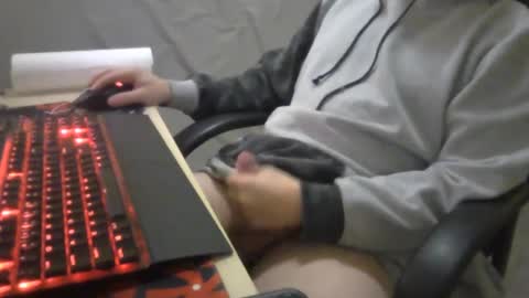 zkraston11 online show from December 16, 2024, 3:22 pm