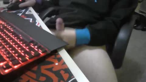 zkraston11 online show from December 19, 2024, 3:51 am