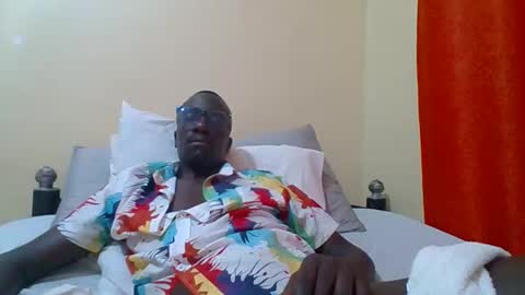 Snapshot of zlatann2012 chatting on September 23, 2025, 12:35 am Zlatann2012 online show from September 23, 2025, 12:35 am