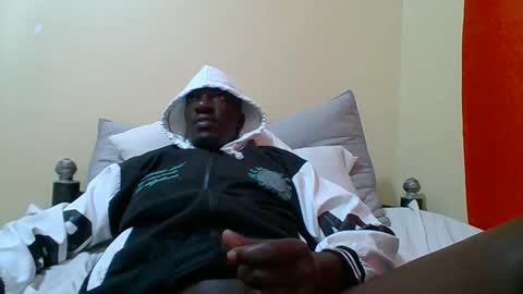 Snapshot of zlatann2012 chatting on October 7, 2025, 9:12 pm Zlatann2012 online show from October 7, 2025, 9:12 pm