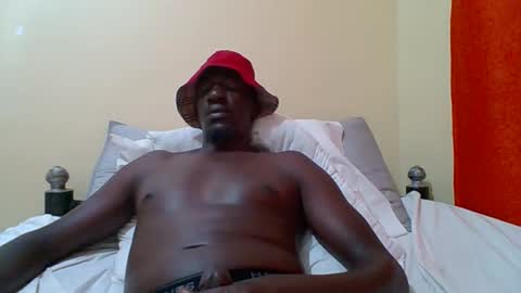 Snapshot of zlatann2012 chatting on October 13, 2025, 12:32 am Zlatann2012 online show from October 13, 2025, 12:32 am