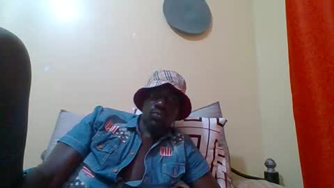 Snapshot of zlatann2012 chatting on October 25, 2025, 11:54 pm Zlatann2012 online show from October 25, 2025, 11:54 pm