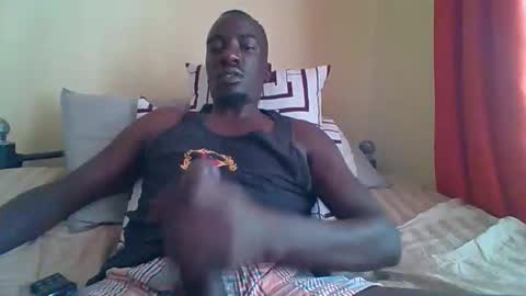 Snapshot of zlatann2012 chatting on November 6, 2025, 9:32 am Zlatann2012 online show from November 6, 2025, 9:32 am