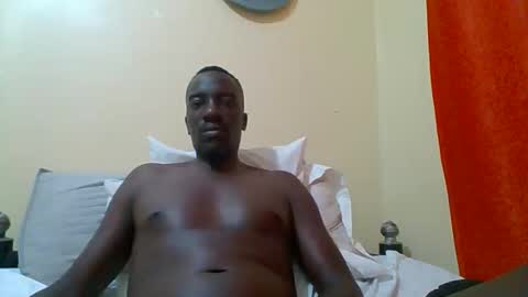 Snapshot of zlatann2012 chatting on November 17, 2025, 10:04 pm Zlatann2012 online show from November 17, 2025, 10:04 pm