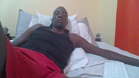 Snapshot of zlatann2012 chatting on December 1, 2025, 9:36 am Zlatann2012 online show from December 1, 2025, 9:36 am