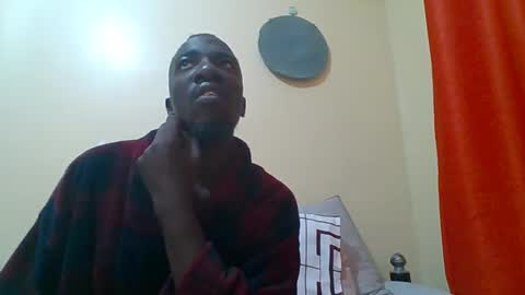 Snapshot of zlatann2012 chatting on December 17, 2025, 9:43 pm Zlatann2012 online show from December 17, 2025, 9:43 pm