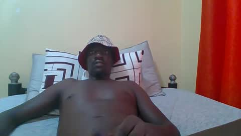 Snapshot of zlatann2012 chatting on December 19, 2025, 12:56 pm Zlatann2012 online show from December 19, 2025, 12:56 pm