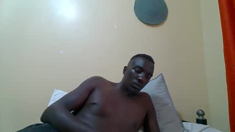 Snapshot of zlatann2012 chatting on January 12, 2026, 2:55 pm Zlatann2012 online show from January 12, 2026, 2:55 pm