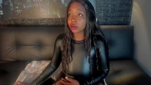   online show from October 3, 2025, 1:52 pm