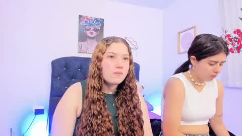 Snapshot of zoe_and_valeria chatting on April 8, 2026, 3:23 pm Zoe And Valeria online show from April 8, 2026, 3:23 pm