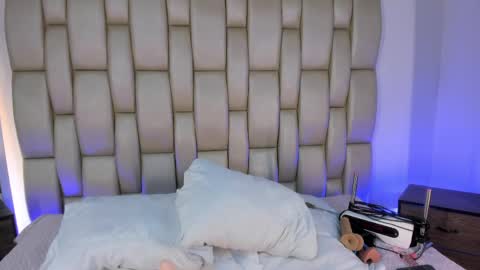 Your new obsession online show from April 27, 2026, 12:14 pm