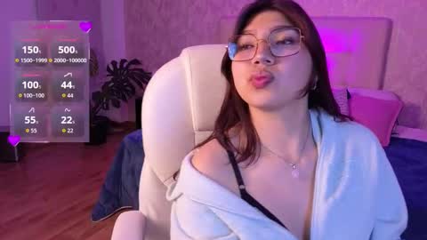 zoe  online show from October 22, 2025, 4:13 am