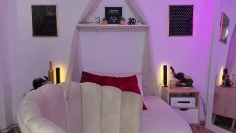 Zoe Gruber online show from October 11, 2025, 9:13 pm