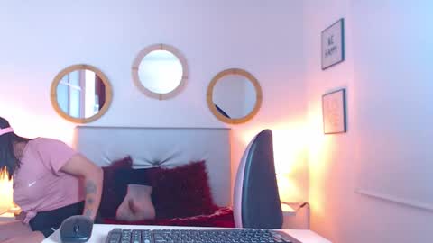 Snapshot of zoe_hecate chatting on February 4, 2026, 11:05 am zoe_hecate online show from February 4, 2026, 11:05 am