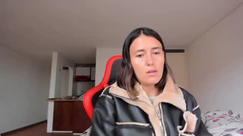 ZOE online show from February 3, 2025, 10:32 pm