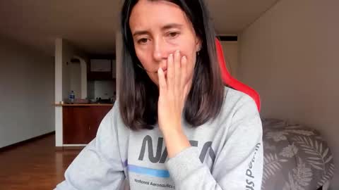 ZOE online show from October 16, 2025, 7:59 pm