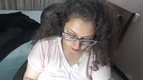 Zoe Koller online show from September 23, 2025, 12:52 pm