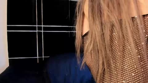 Snapshot of zoe_ll chatting on May 14, 2026, 6:04 pm SWEET ZOE online show from May 14, 2026, 6:04 pm