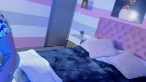 zoe_martin_ online show from October 31, 2025, 4:02 am