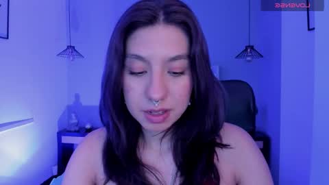 zoe_moreau online show from February 17, 2026, 8:04 pm