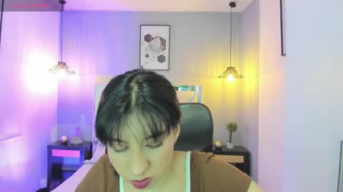 zoe_moreau online show from March 16, 2026, 7:29 pm