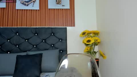 Snapshot of zoe_pss chatting on September 18, 2025, 8:11 pm Zoe online show from September 18, 2025, 8:11 pm