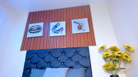 Zoe online show from November 11, 2025, 9:37 pm