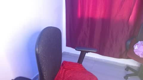 Snapshot of zoe_sexy69 chatting on February 24, 2025, 9:20 pm ZOE online show from February 24, 2025, 9:20 pm