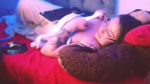 Snapshot of zoe_sexy69 chatting on March 5, 2025, 6:33 am ZOE online show from March 5, 2025, 6:33 am