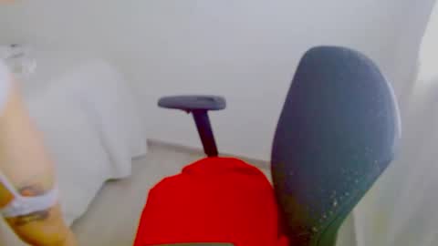 Snapshot of zoe_sexy69 chatting on October 6, 2025, 9:12 pm ZOE online show from October 6, 2025, 9:12 pm