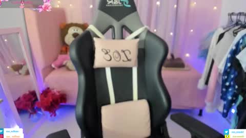 zoe_sullivan_ online show from March 2, 2026, 9:16 am