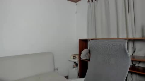 Zoe online show from February 25, 2026, 2:43 am