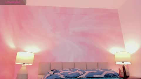 Snapshot of zoeblanc chatting on March 31, 2026, 11:32 am zoeblanc online show from March 31, 2026, 11:32 am