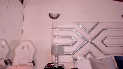 Zoecarrter online show from February 8, 2026, 12:30 pm