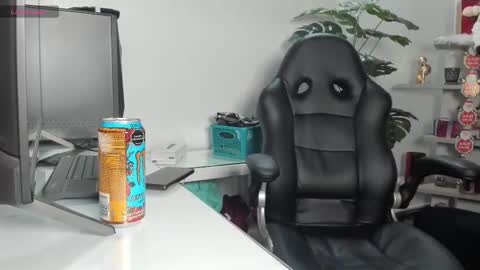 Zoe online show from December 22, 2025, 2:41 am