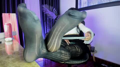 Zoe online show from April 14, 2026, 8:48 pm