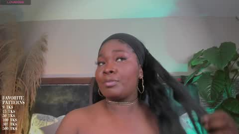 Snapshot of zoee_23 chatting on April 1, 2026, 10:49 am Zoe online show from April 1, 2026, 10:49 am