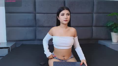 Snapshot of zoee_8 chatting on April 11, 2026, 2:32 pm ZOE online show from April 11, 2026, 2:32 pm