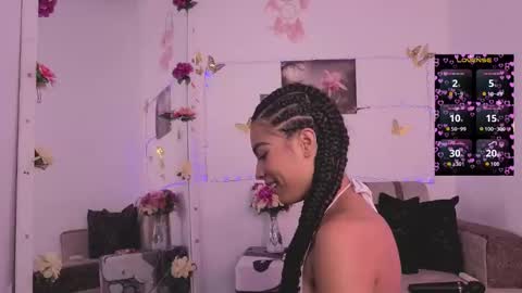 Snapshot of zoee_dolcee chatting on September 19, 2025, 8:53 pm Catt online show from September 19, 2025, 8:53 pm