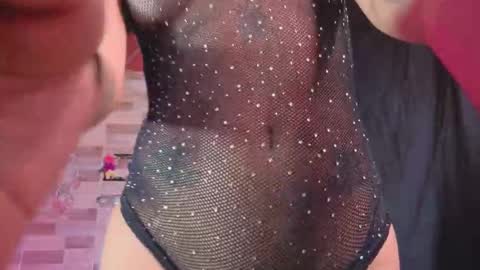 Snapshot of zoee_dolcee chatting on February 19, 2026, 9:33 pm Catt online show from February 19, 2026, 9:33 pm