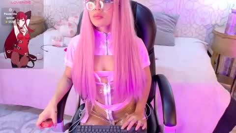 zoeecarter_ online show from April 30, 2026, 11:49 am