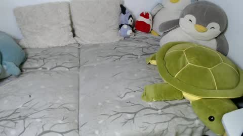 Zoe online show from June 25, 2026, 5:12 am