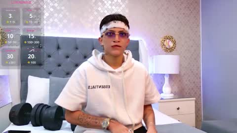 Zoe Krug online show from December 17, 2025, 11:38 am