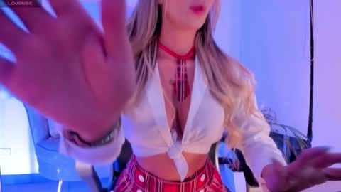 Zoe Presley  online show from September 22, 2025, 2:24 am