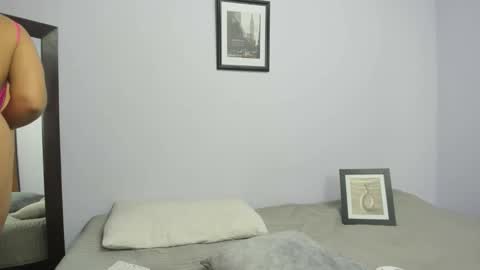 Snapshot of zoesamara chatting on November 13, 2025, 1:37 am Isabella online show from November 13, 2025, 1:37 am