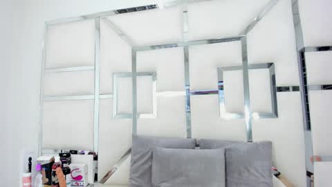 ZoeSwam online show from March 1, 2025, 6:21 pm