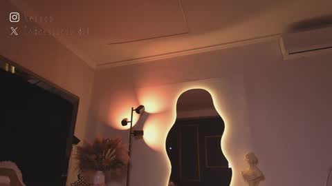 zoevidal_ online show from March 8, 2026, 12:09 pm