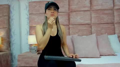 Snapshot of zoewilliis chatting on September 18, 2025, 12:40 pm ZoeWilliis online show from September 18, 2025, 12:40 pm