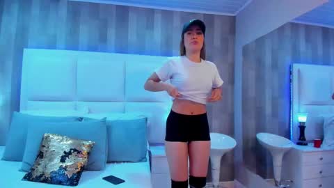 Snapshot of zoewilliis chatting on October 18, 2025, 12:39 pm ZoeWilliis online show from October 18, 2025, 12:39 pm